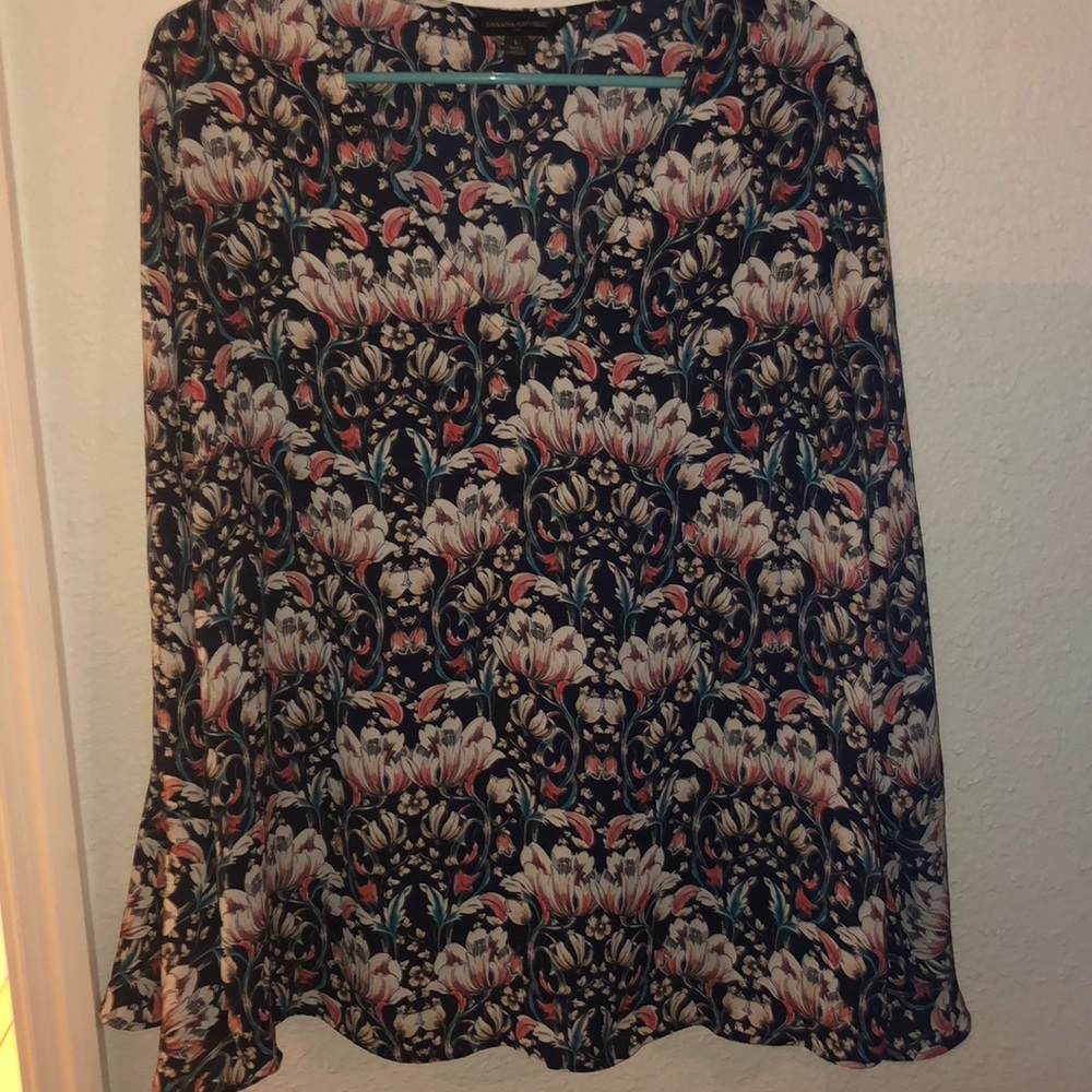 Bell sleeve top